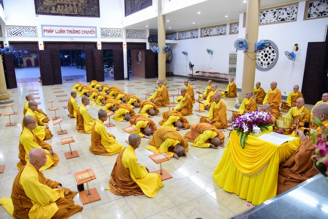 Pratimoksa commandment rite